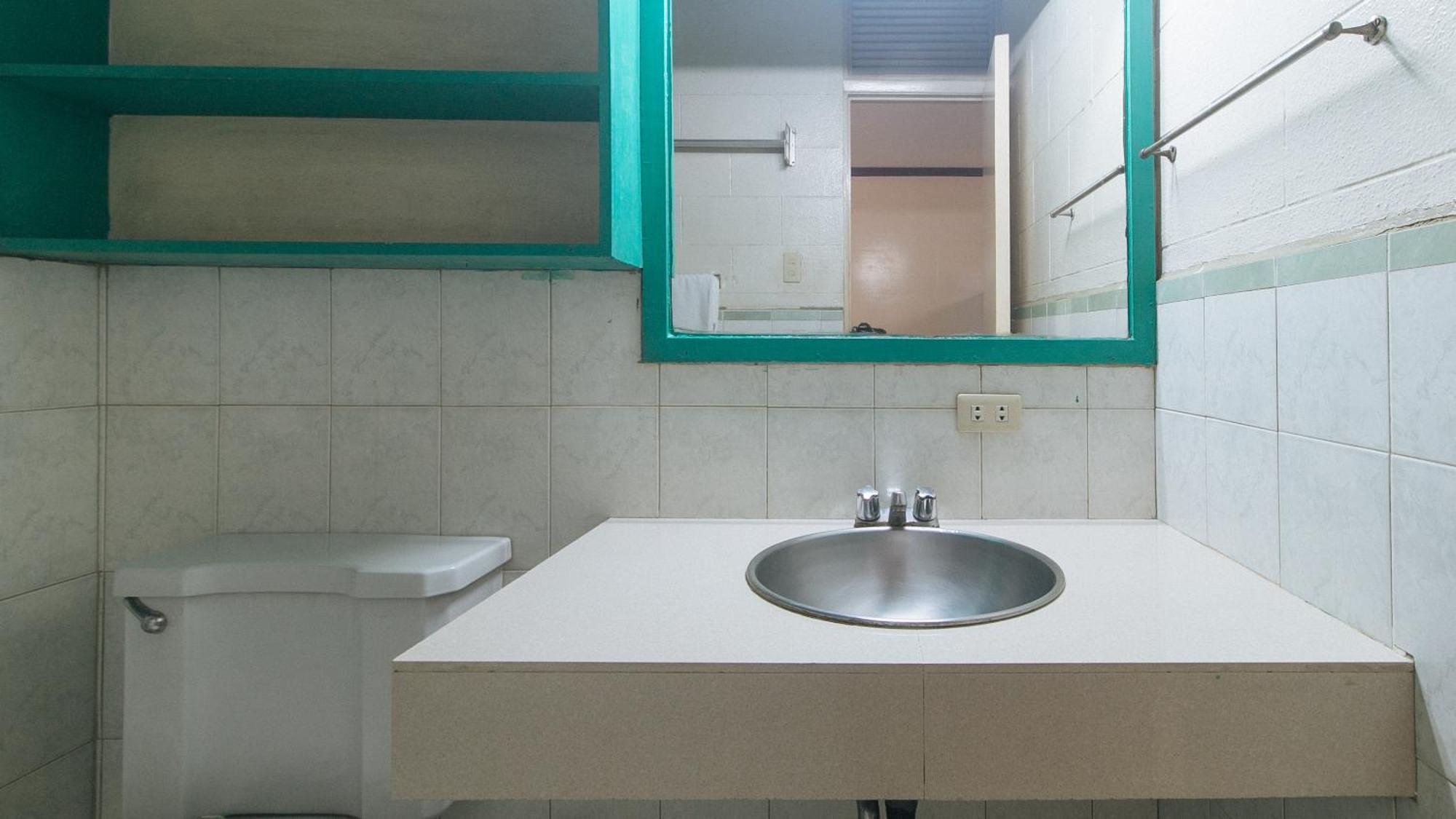 Reddoorz At Broadway Court Apartelle Quezon City Eksteriør billede