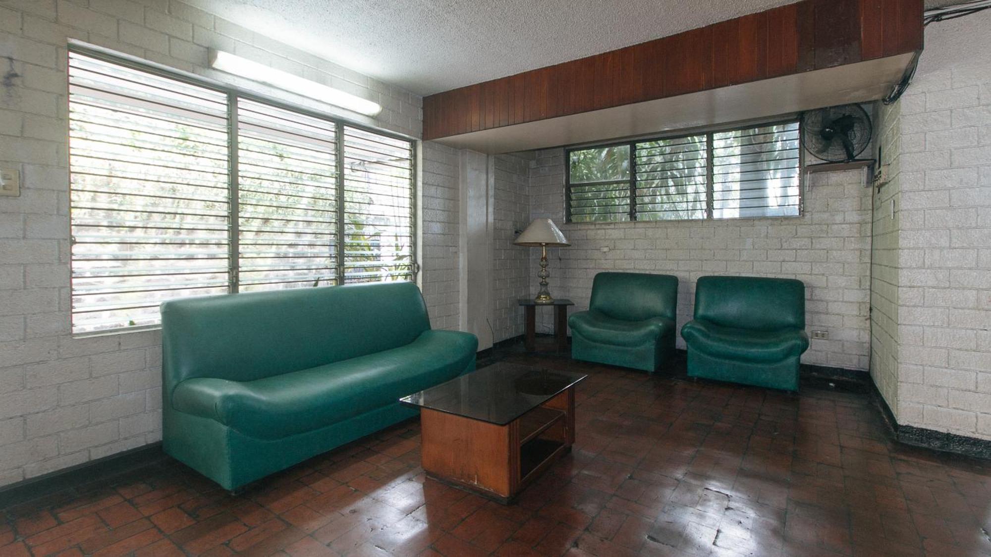 Reddoorz At Broadway Court Apartelle Quezon City Eksteriør billede