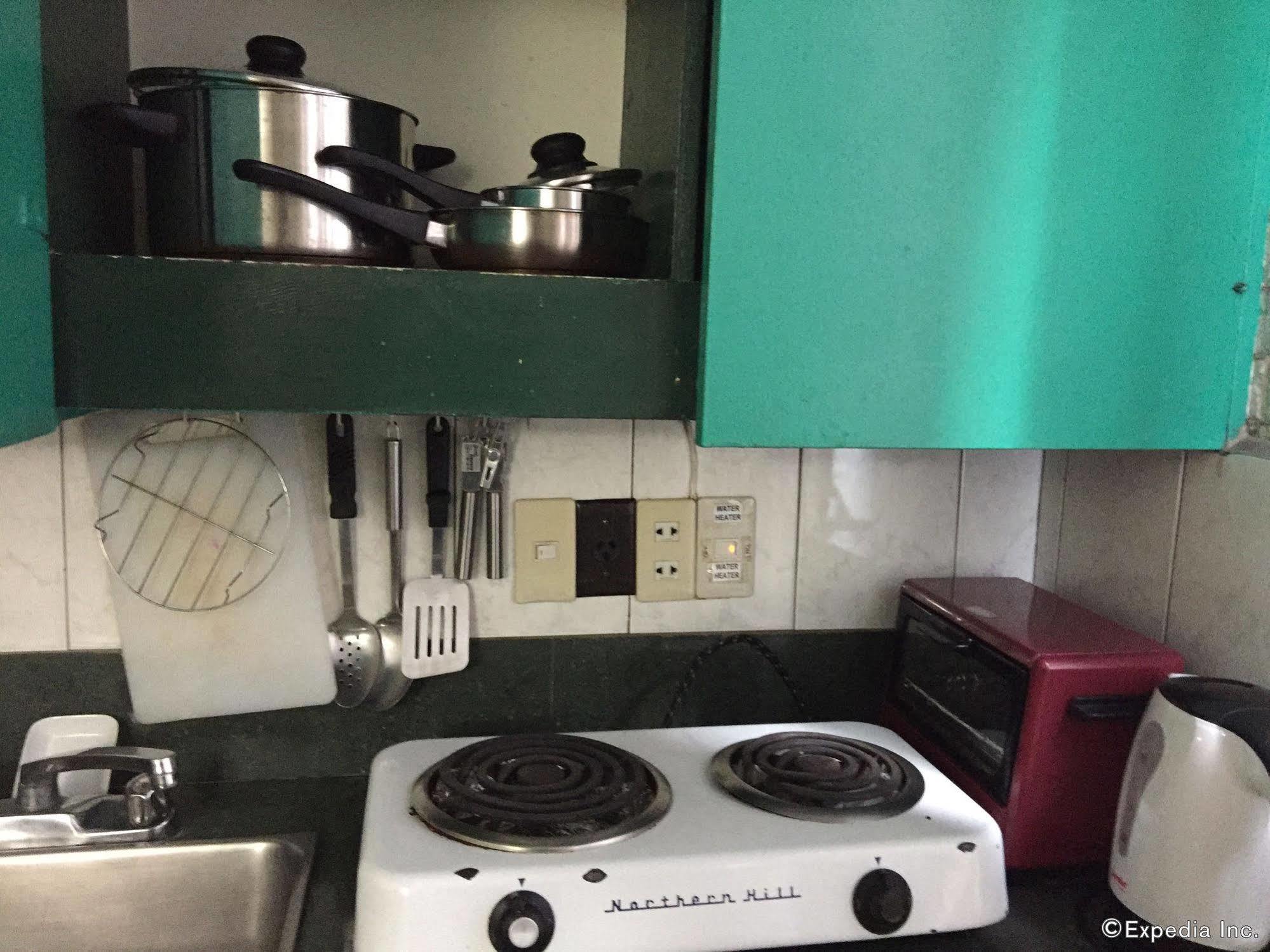 Reddoorz At Broadway Court Apartelle Quezon City Eksteriør billede