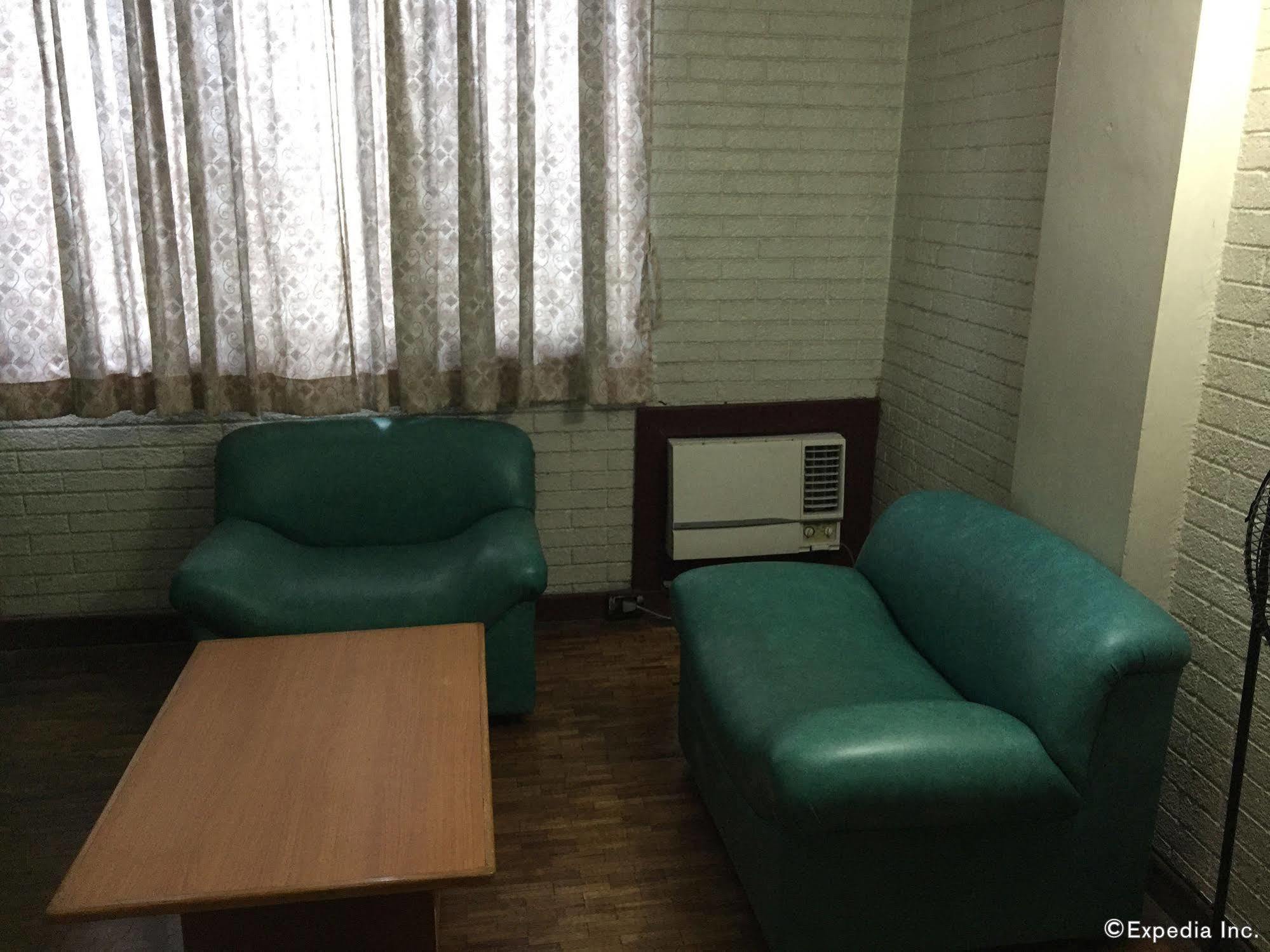 Reddoorz At Broadway Court Apartelle Quezon City Eksteriør billede