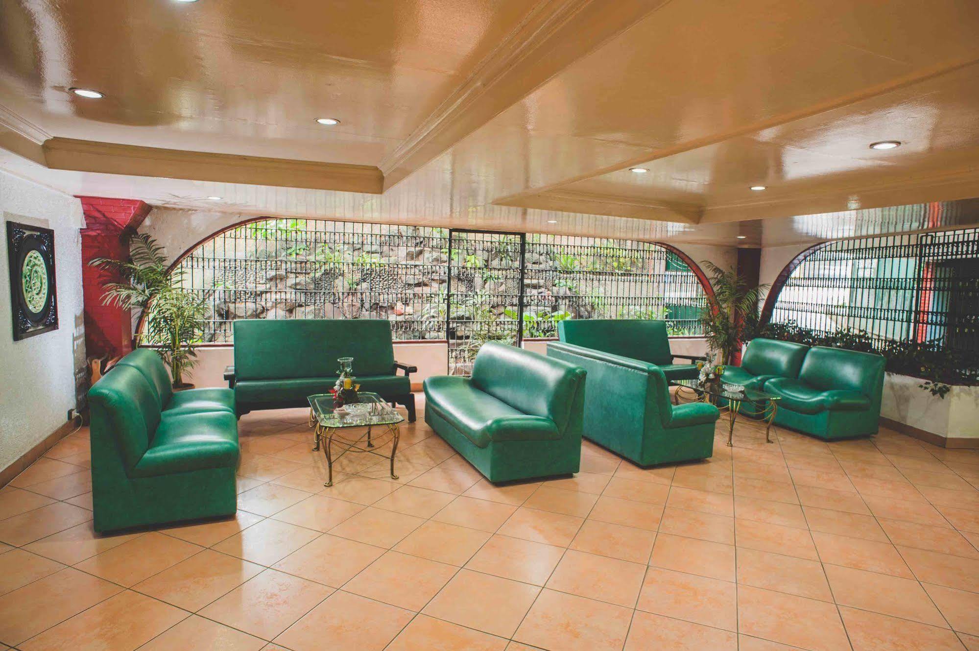 Reddoorz At Broadway Court Apartelle Quezon City Eksteriør billede